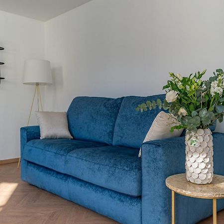 Le Plus Beau Balcon Des Arenes Nîmes Exteriör bild