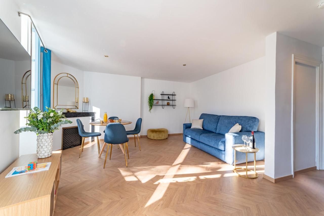 Le Plus Beau Balcon Des Arenes Nîmes Exteriör bild