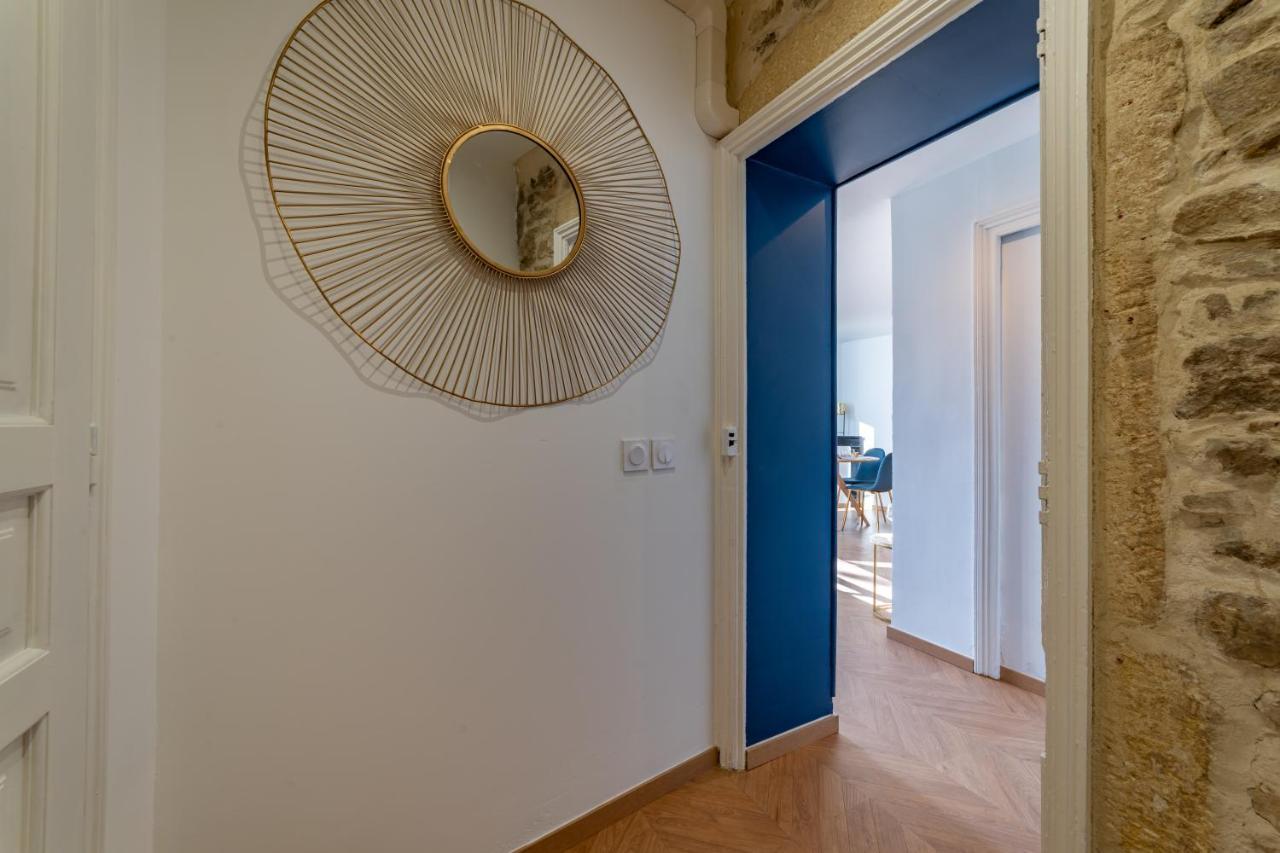 Le Plus Beau Balcon Des Arenes Nîmes Exteriör bild